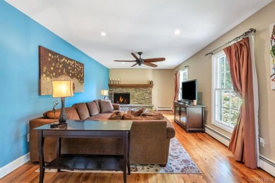 Welcome to 3 Woodbine Lane, nestled in the highly sought-after - photo 10
