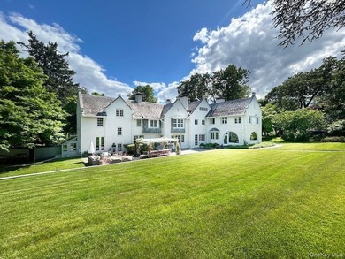 Impeccable construction, a gracious layout, and idyllic - photo 3