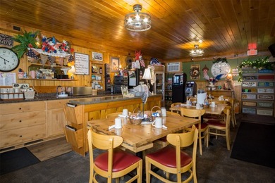 Own your own restaurant! Commercial property with a successful - photo 9
