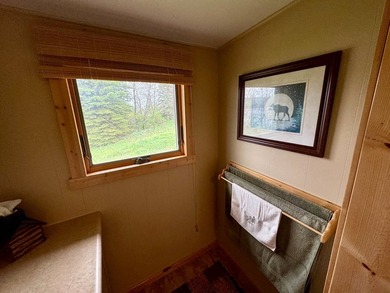 Two bedroom and one bathroom cabin with a view you must see for - photo 14
