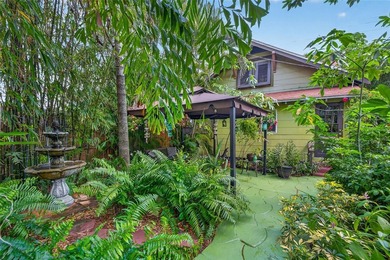 This charming 1925 bungalow is situated perfectly in the heart - photo 21