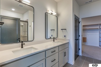 Experience the perfect blend of luxury, convenience, and - photo 22