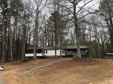 Lake Allatoona Home For Sale in Acworth Georgia