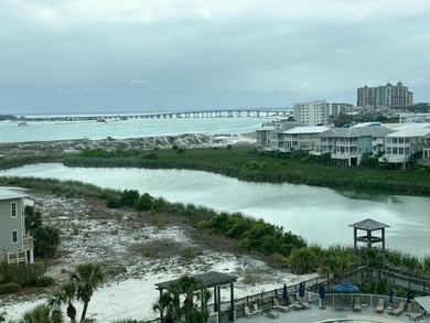 TOP FLOOR ALERT!!!! Outstanding views to the Destin Harbor and - photo 1