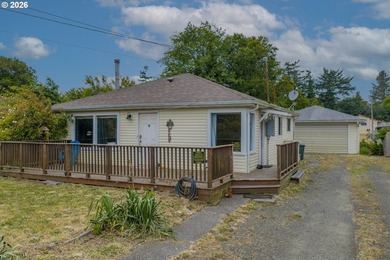 Welcome to this charming 2 bedroom, 1 bath coastal cottage - photo 1