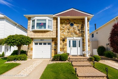 Welcome to this spacious and beautifully maintained two-family - photo 1