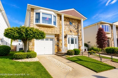 Welcome to this spacious and beautifully maintained two-family - photo 2