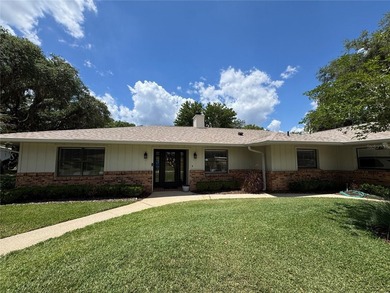Stunning Lakefront Package - Three Properties - photo 2