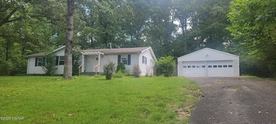 Tennessee River - Decatur County Home For Sale in Parsons Tennessee