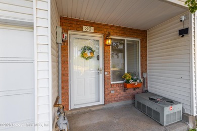 Absolute Move-In condition. Brand new roof. House was freshly - photo 5