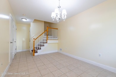 Absolute Move-In condition. Brand new roof. House was freshly - photo 8