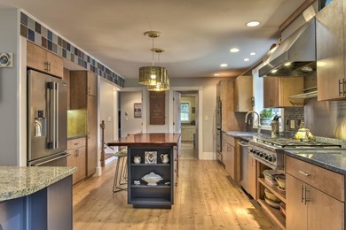 A site to behold is waiting for you on River Rd. as the - photo 10