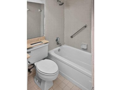 EXCITING opportunity in Lucerne Lakes! This 4th-floor Lake Worth - photo 17