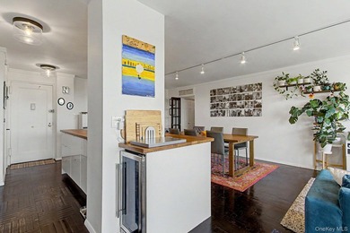 Welcome to 4555 Henry Hudson Pkwy #805 at Briar Oaks, a bright - photo 8