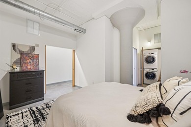 Amazing historic loft featuring soaring ceilings, oversized - photo 23