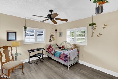 Welcome to this beautifully updated 3-bedroom, 2-bathroom pool - photo 26