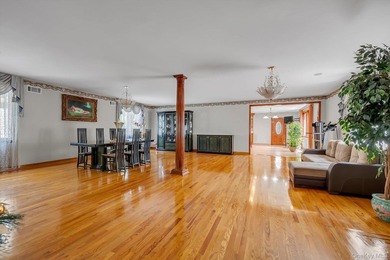 Welcome to your new home. This magnificent custom-built brick - photo 6
