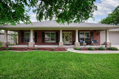 Spacious, versatile, & packed with upgrades, this 3,137 SF home - photo 2
