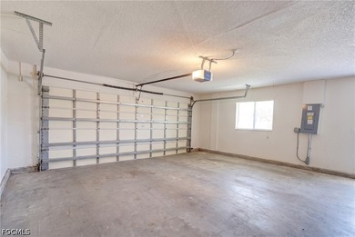 Welcome to this beautifully updated 3-bedroom, 2-bathroom pool - photo 37