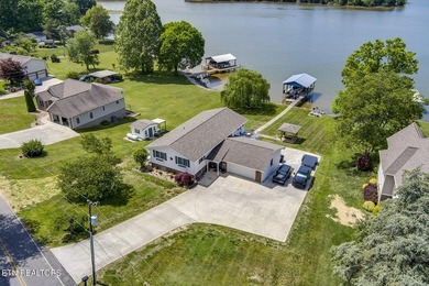 Lake Home in Anglers cove not far from the main channel of the - photo 38