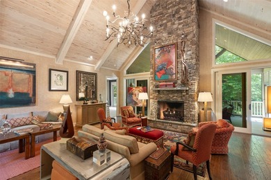 Tucked away on a quiet cul-de-sac within the prestigious - photo 4