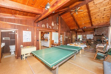 Step back in time with this classic 1940s vintage cabin - photo 11