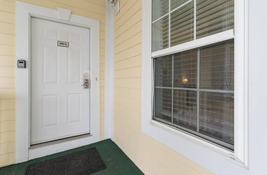 Fully furnished, third floor end unit condo located in Magnolia - photo 4