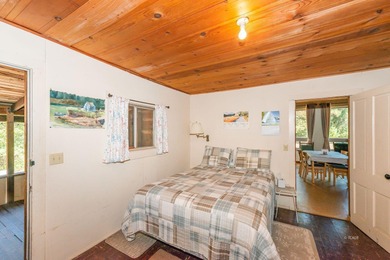 Step back in time with this classic 1940s vintage cabin - photo 17