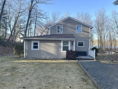 Lake Home Sale Pending in Suffield, Connecticut