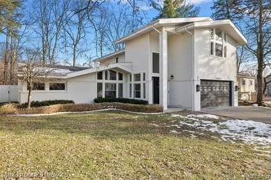 Walnut Lake Home For Sale in West Bloomfield Michigan