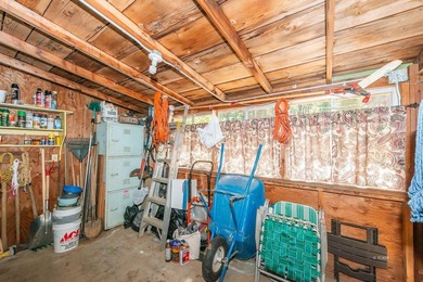 Step back in time with this classic 1940s vintage cabin - photo 22