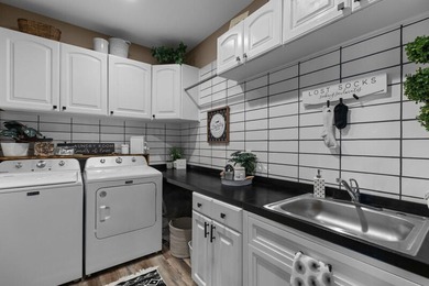 Motivated Seller! ALL furniture conveys with the home, making - photo 23