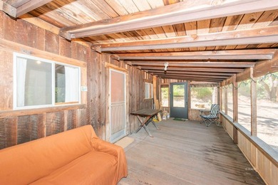 Step back in time with this classic 1940s vintage cabin - photo 23