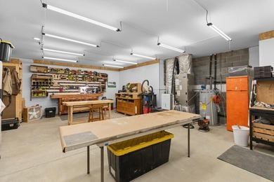 Motivated Seller! ALL furniture conveys with the home, making - photo 29