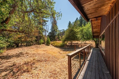 Step back in time with this classic 1940s vintage cabin - photo 34