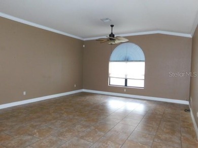 Nice 3/2 with formal living room with sliders leading to back - photo 5