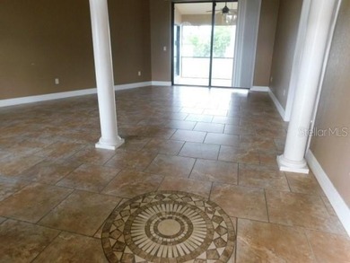 Nice 3/2 with formal living room with sliders leading to back - photo 9