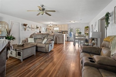 3 bed, 2 bath pretty home in Dougherty. Davis schools. Fiber - photo 4