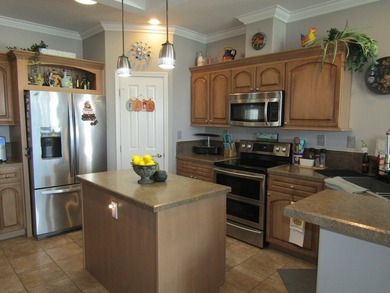Reduced Price. This huge, triple section home on a corner home - photo 4