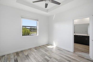 Move-In Ready Lakefront Townhome Minutes from Nova & FLL - photo 8