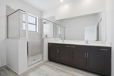 Move-In Ready Lakefront Townhome Minutes from Nova & FLL - photo 9