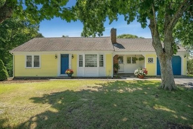 Welcome to 11 Gate Way in prestigious Gate Way Isles, where the - photo 2