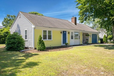 Welcome to 11 Gate Way in prestigious Gate Way Isles, where the - photo 3
