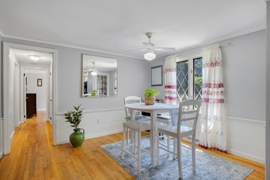 Welcome to 11 Gate Way in prestigious Gate Way Isles, where the - photo 9