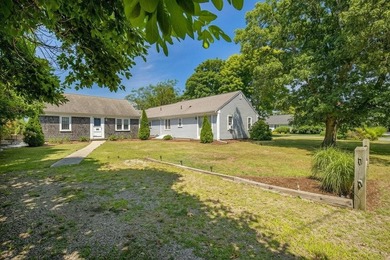 Welcome to 11A Gate Way, where the Cape Cod lifestyle you've - photo 3