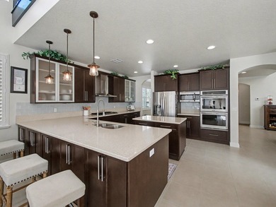 This stunning 5-bedroom, 4-bathroom residence offers the perfect - photo 11