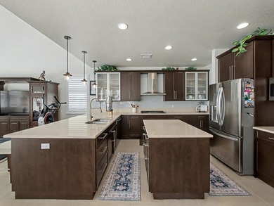 This stunning 5-bedroom, 4-bathroom residence offers the perfect - photo 12
