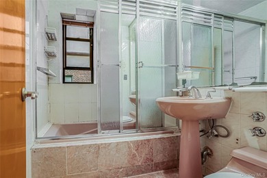 Two Bedrooms Co-op Unit in Great Location! Hardwood Floors - photo 14