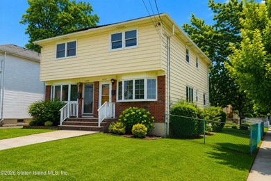 WELCOME TO THIS WELL MAINTAINED SEMI ATTACHED CORNER HOUSE. 3 - photo 2