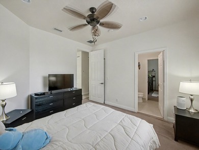 This stunning 5-bedroom, 4-bathroom residence offers the perfect - photo 23